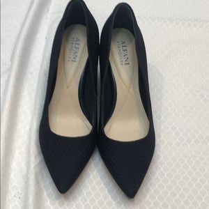 Alfani pumps navy blue